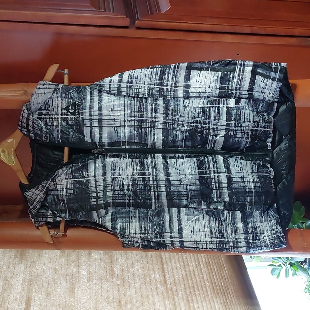 Reversible packable Vest